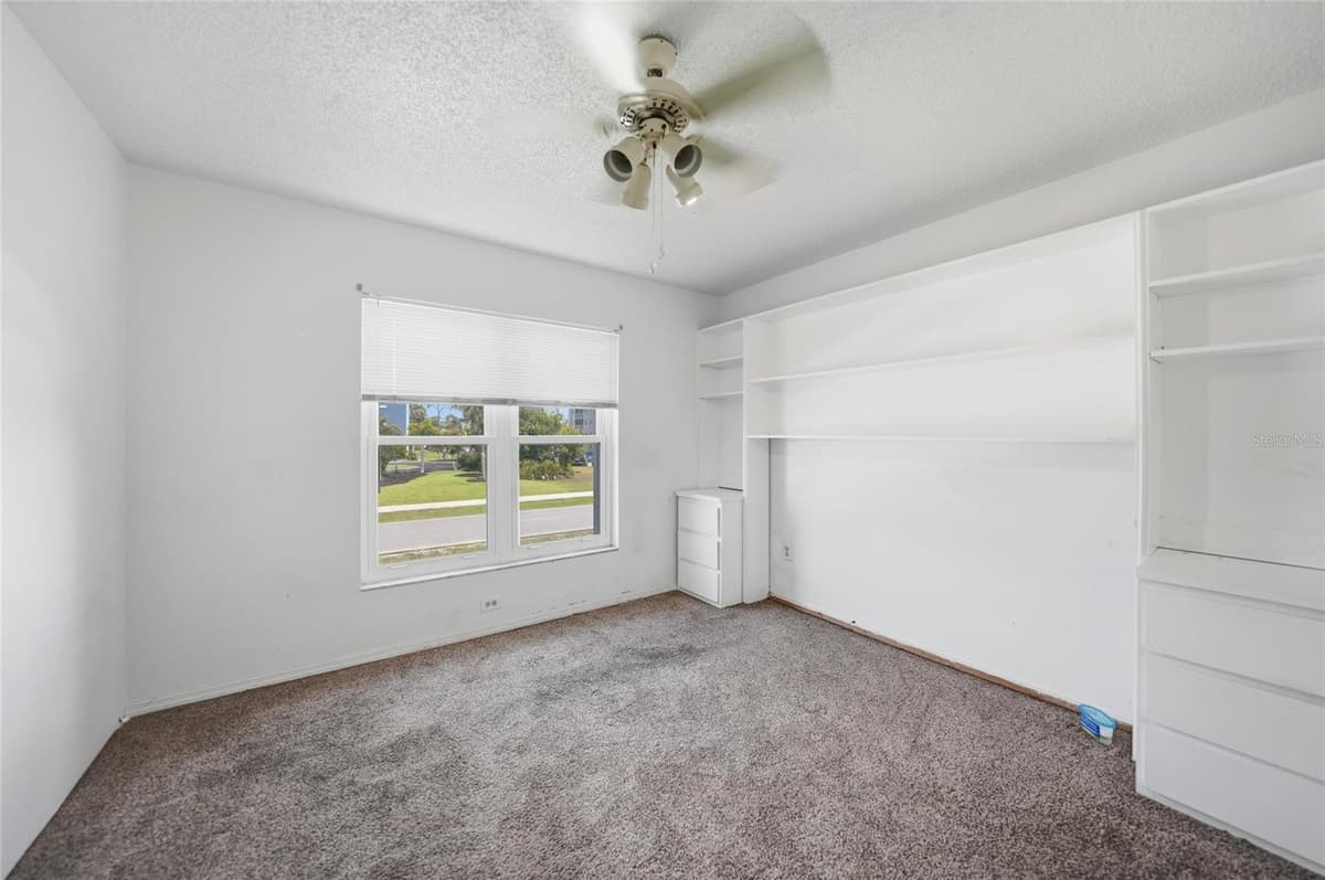 2300 AARON STREET — photo 23 of 42