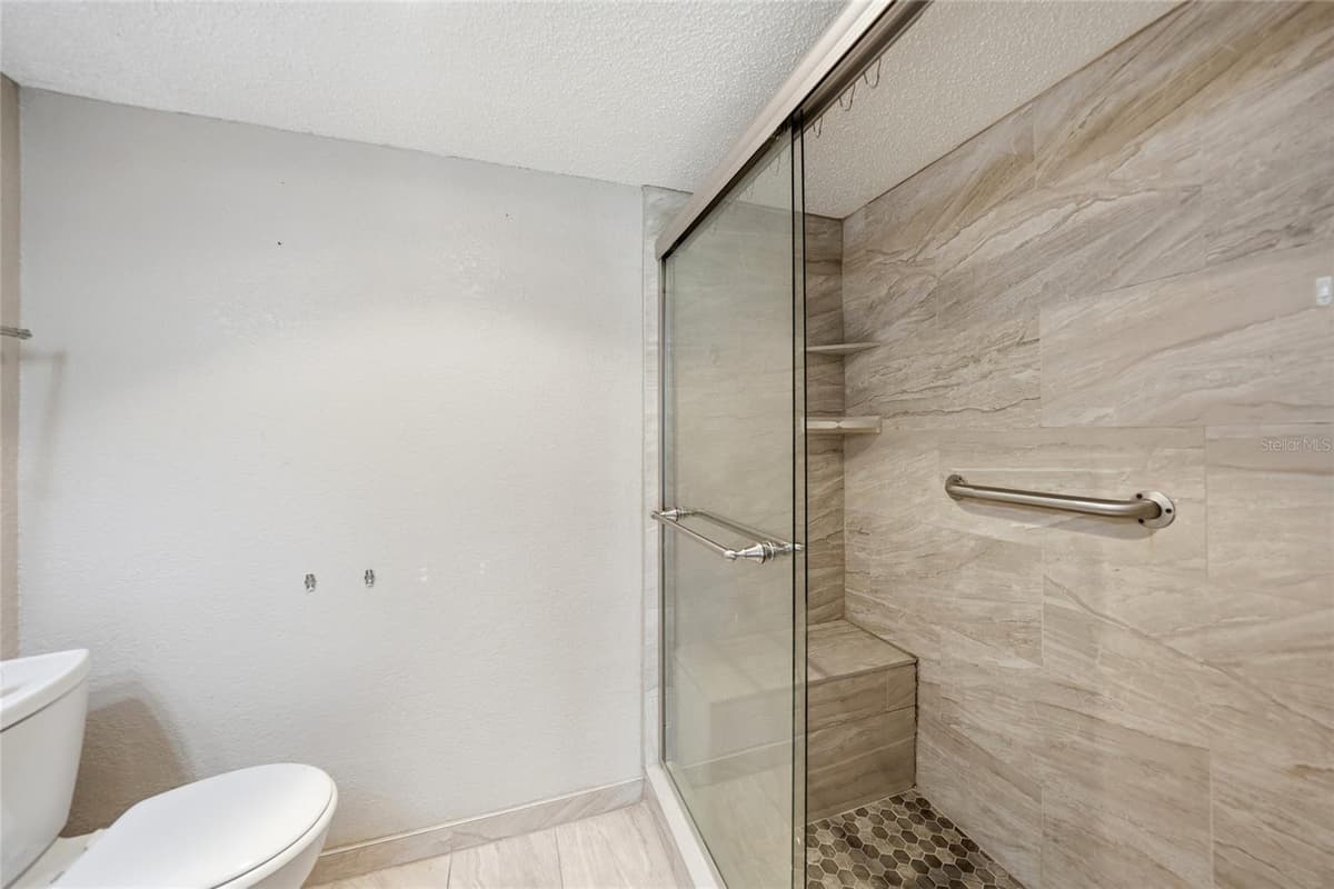 2300 AARON STREET — photo 22 of 42