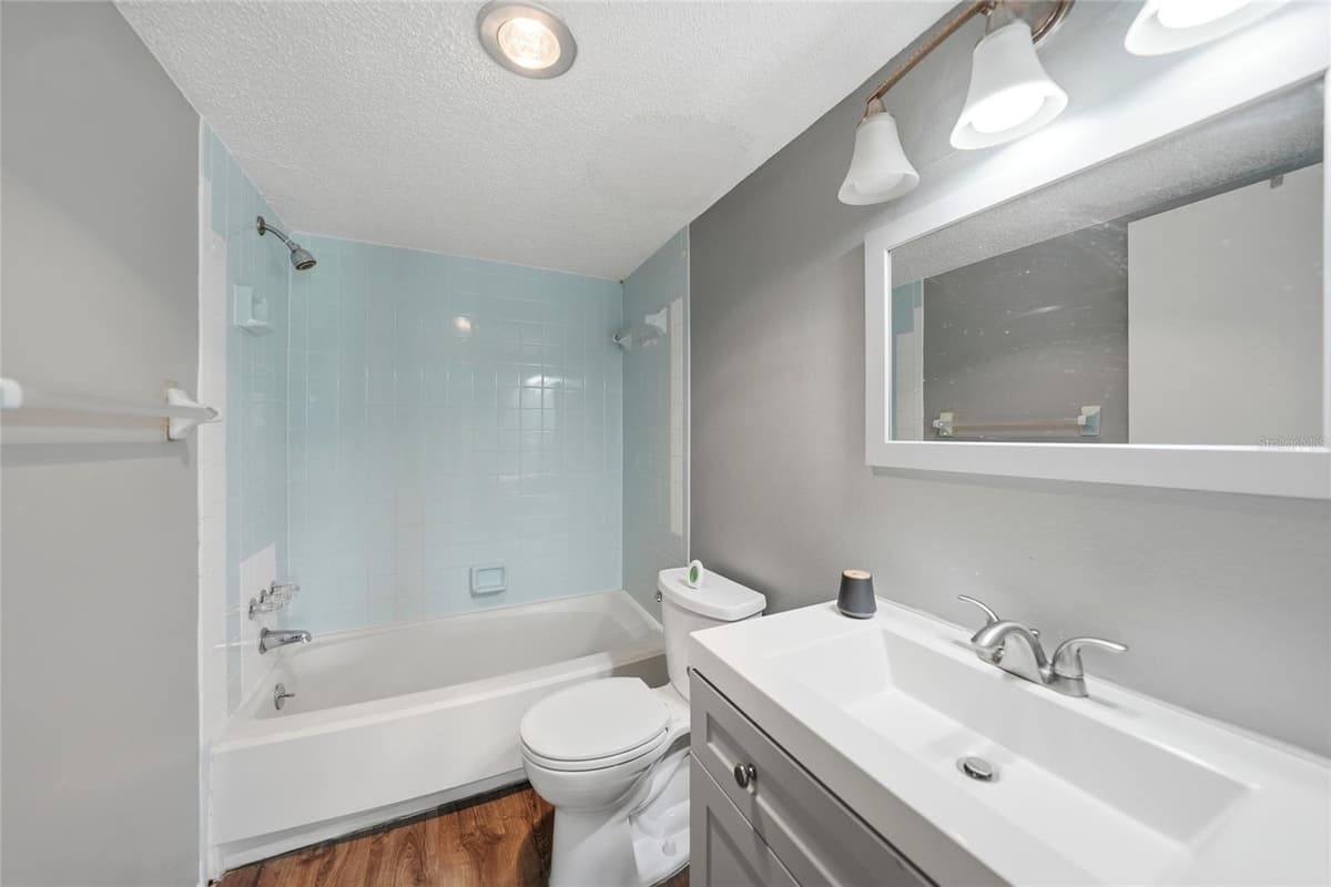 2300 AARON STREET — photo 25 of 42