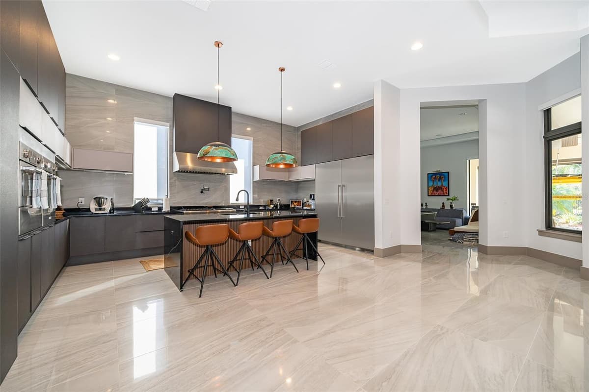 15144 PENDIO DRIVE — photo 14 of 60