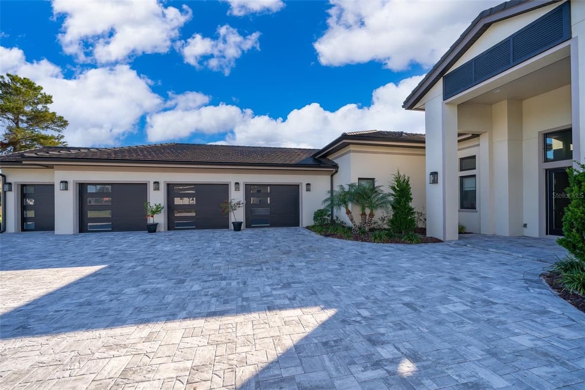 15144 PENDIO DRIVE — photo 43 of 60