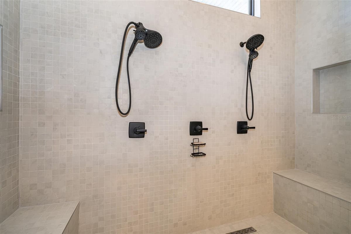 15144 PENDIO DRIVE — photo 36 of 60