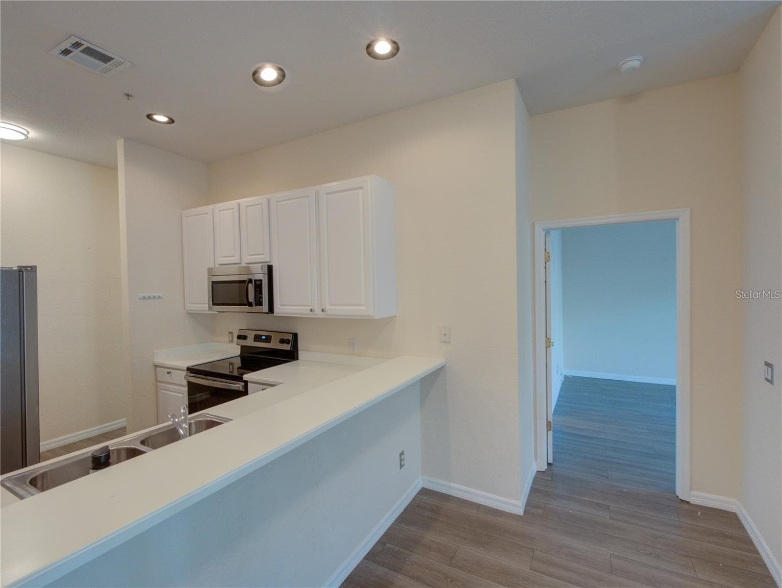 709 LUCAYA LOOP — photo 13 of 29
