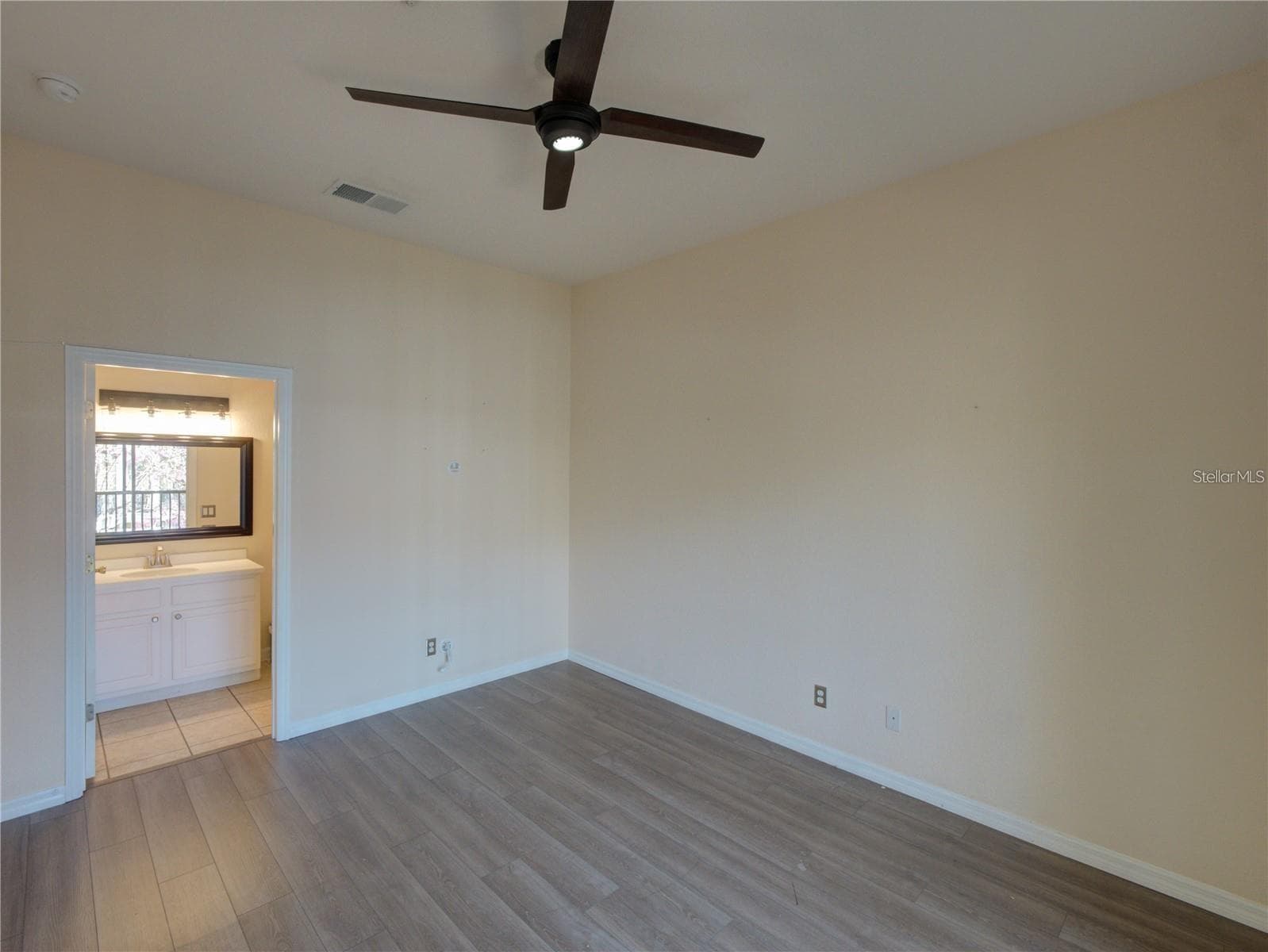 709 LUCAYA LOOP — photo 14 of 29