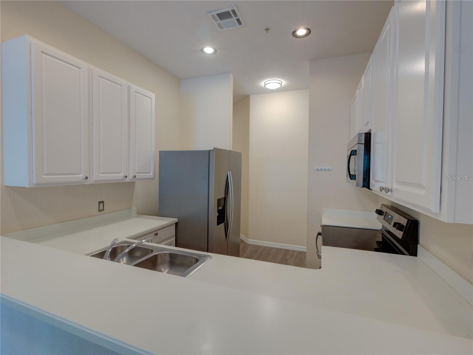 709 LUCAYA LOOP — photo 12 of 29