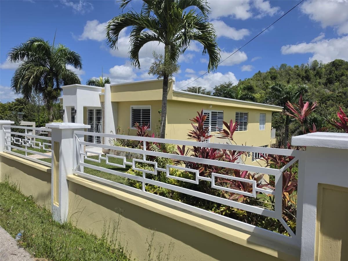 8C CLAVEL ST. — photo 14 of 24