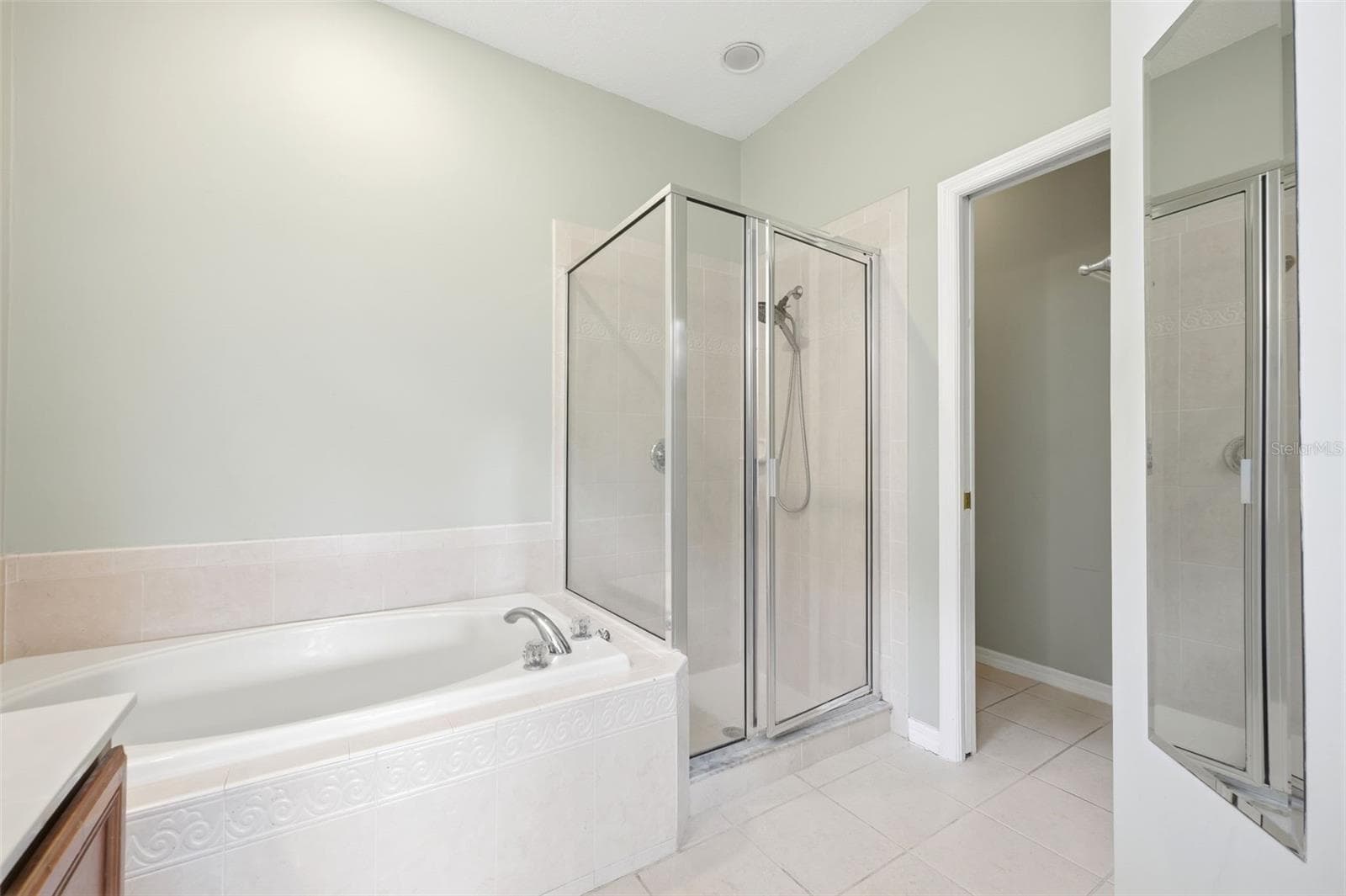 5016 BRIDGEWAY LANE — photo 16 of 39