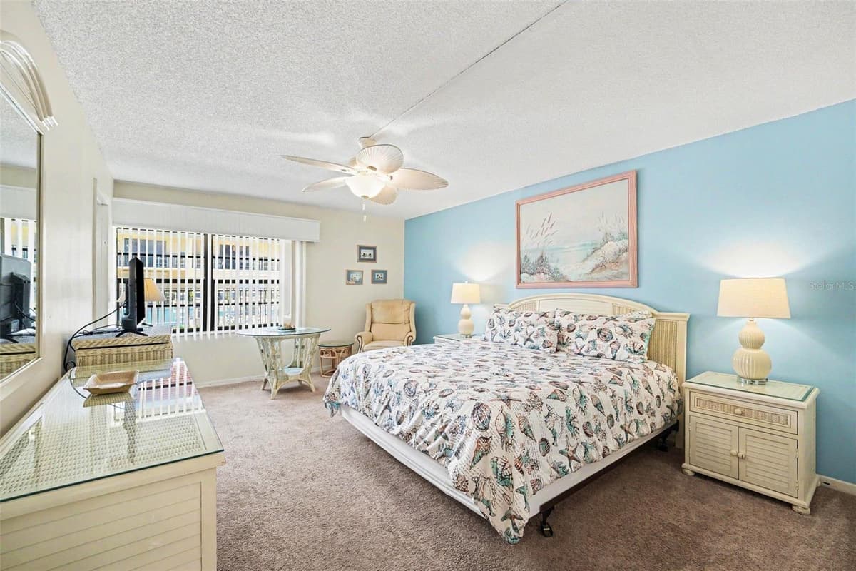 5200 OCEAN BEACH BOULEVARD — photo 20 of 32