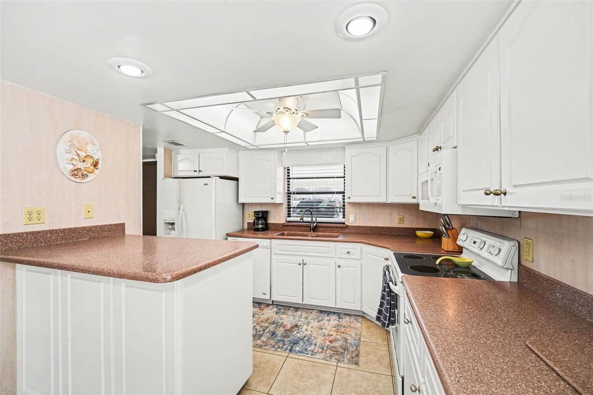 5200 OCEAN BEACH BOULEVARD — photo 16 of 32