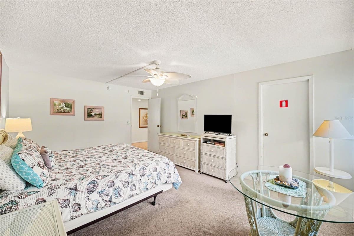 5200 OCEAN BEACH BOULEVARD — photo 22 of 32