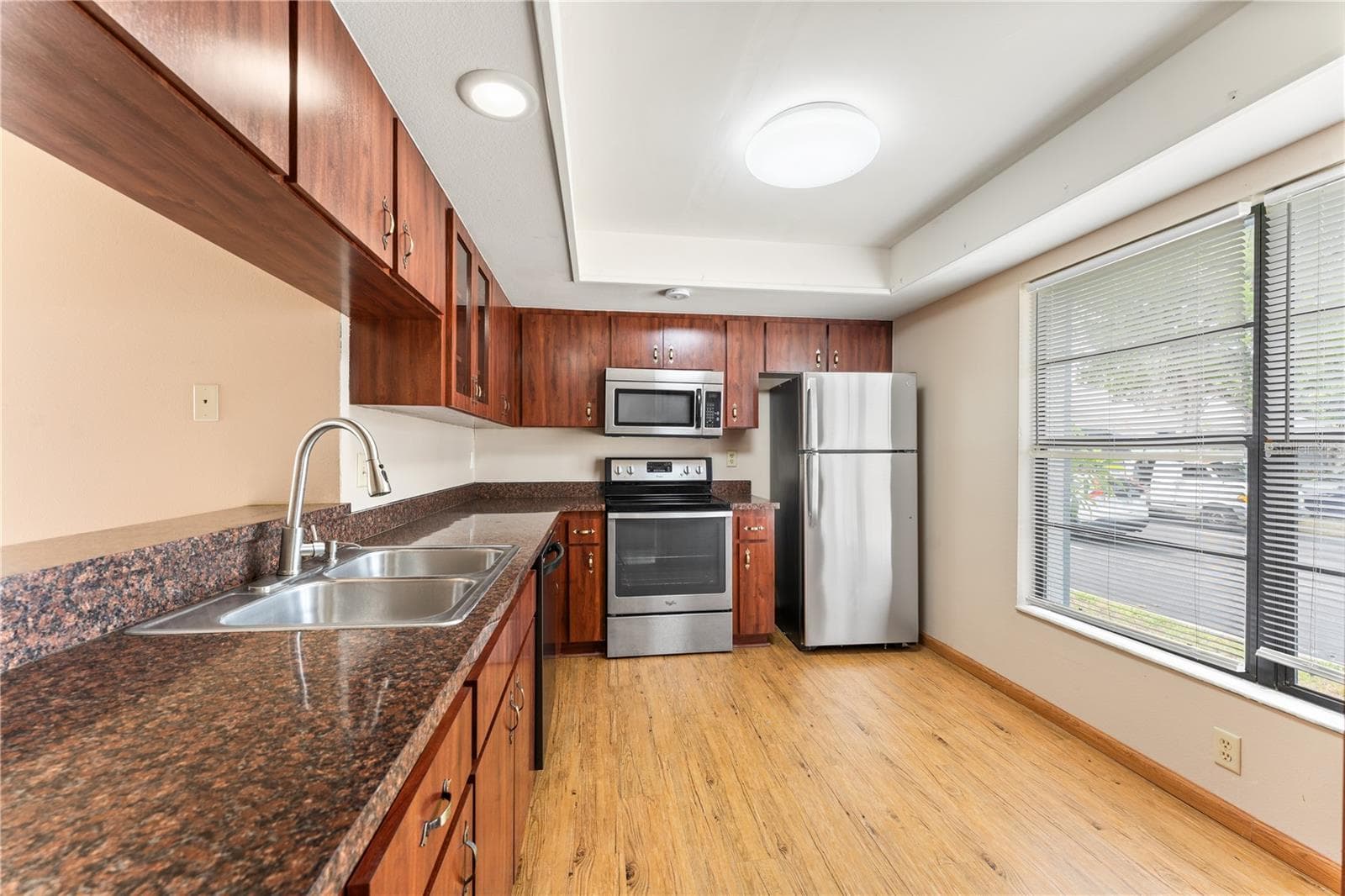 2024 SHEFFIELD COURT — photo 6 of 34