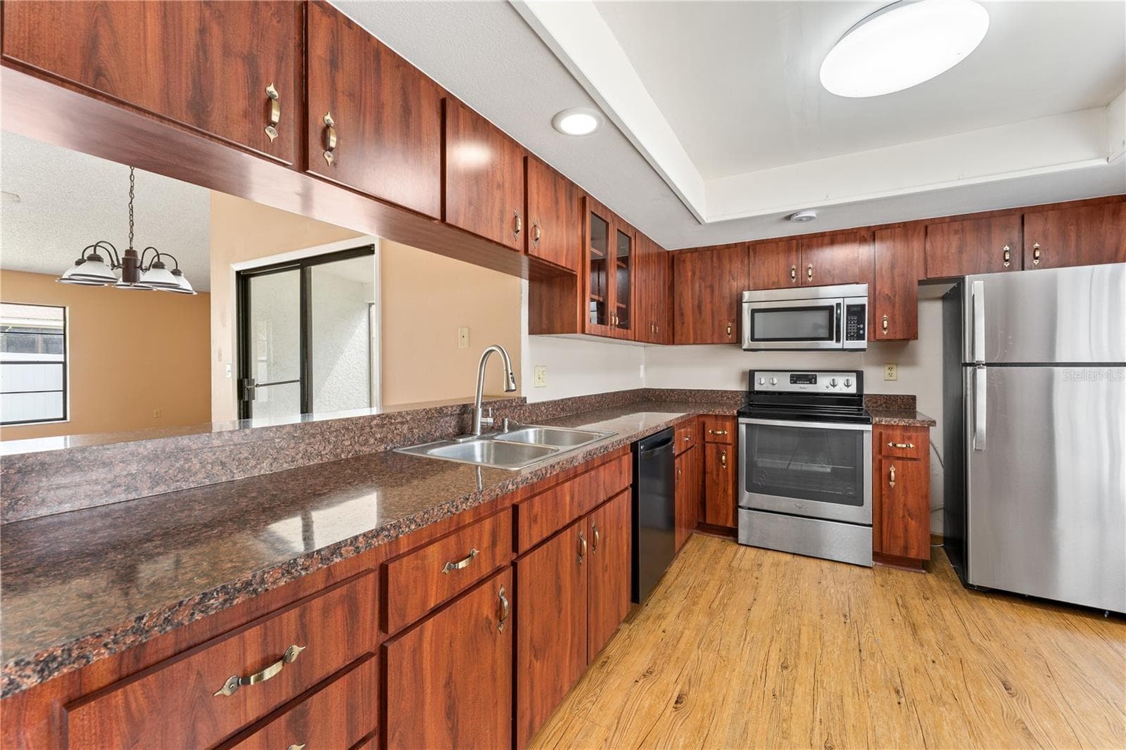 2024 SHEFFIELD COURT — photo 5 of 34