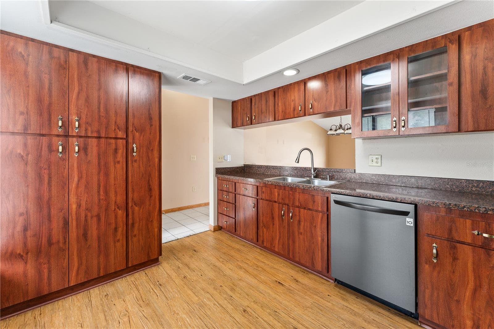 2024 SHEFFIELD COURT — photo 7 of 34