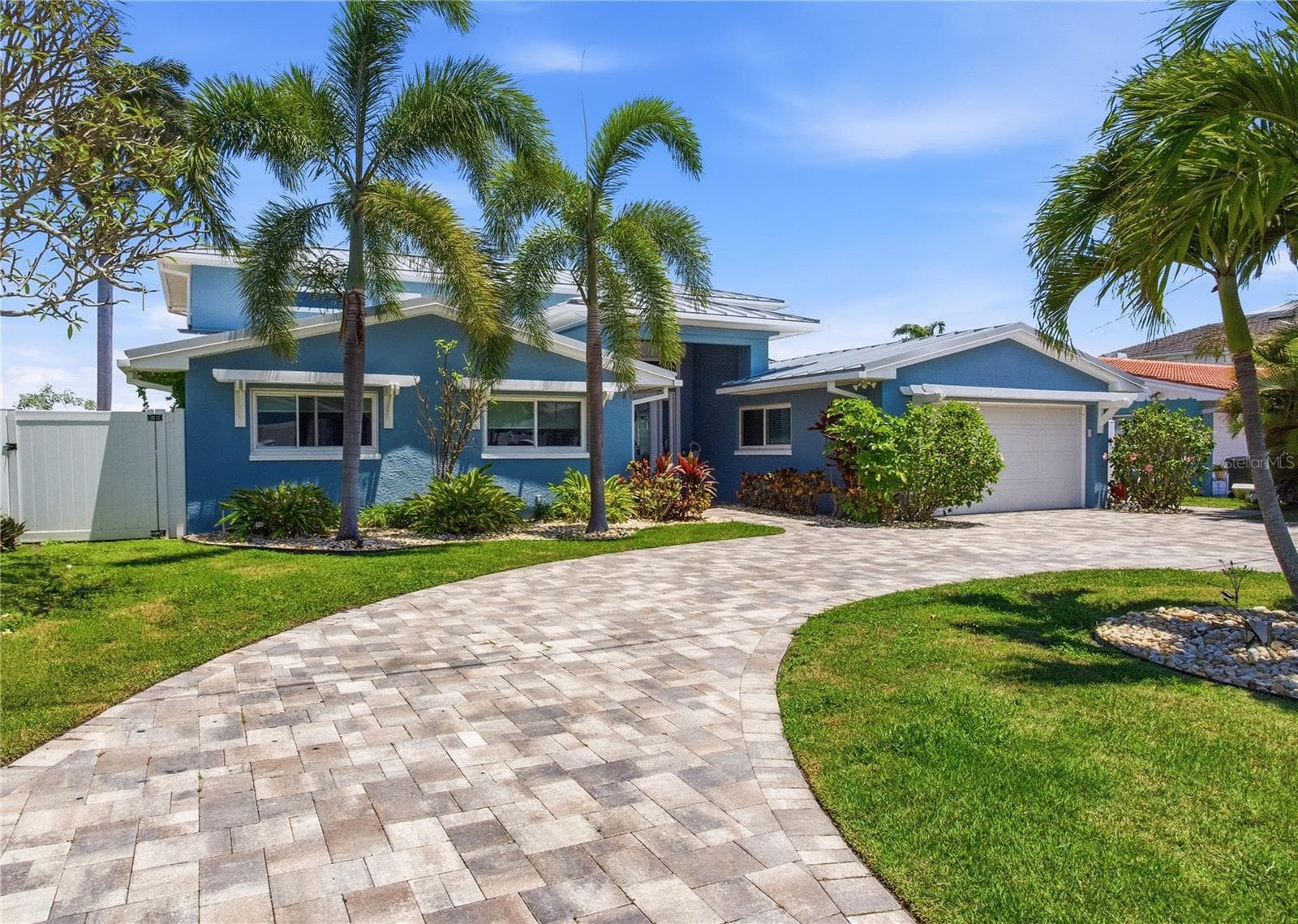 547 JOHNS PASS AVENUE — photo 8 of 85