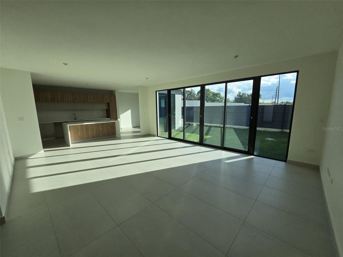 PR 177 AVE LOMAS VERDES THE VILLAS AT RIO / BO JUAN SANCHEZ — photo 3 of 3