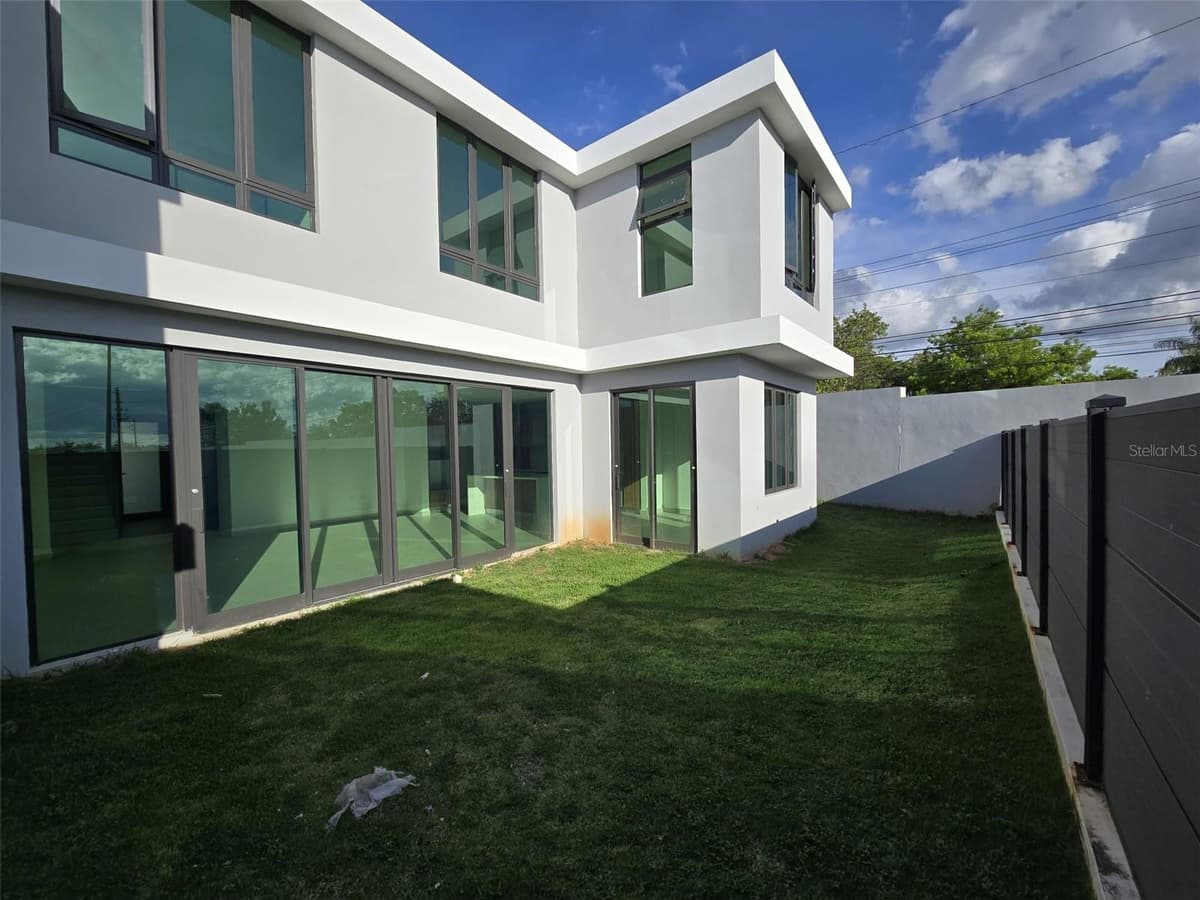 PR 177 AVE LOMAS VERDES THE VILLAS AT RIO / BO JUAN SANCHEZ — photo 2 of 3