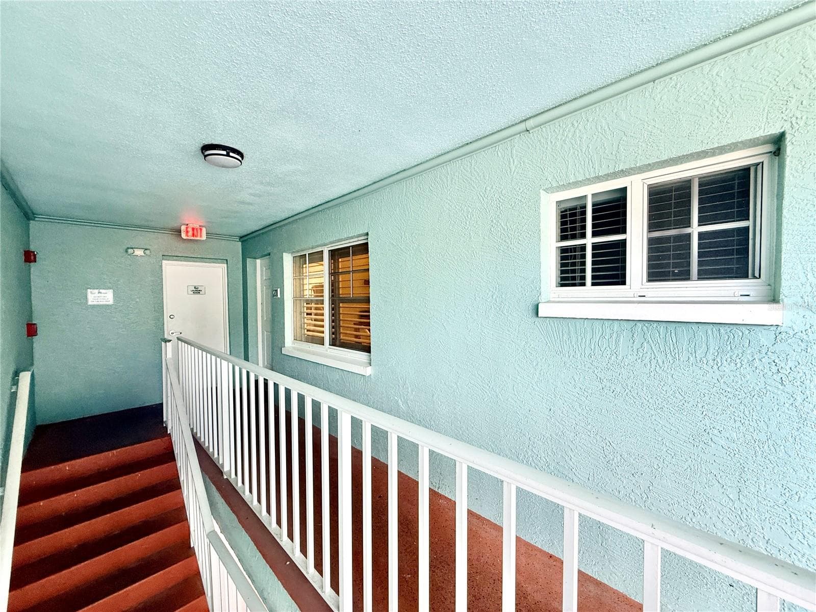 19417 GULF BOULEVARD — photo 3 of 45