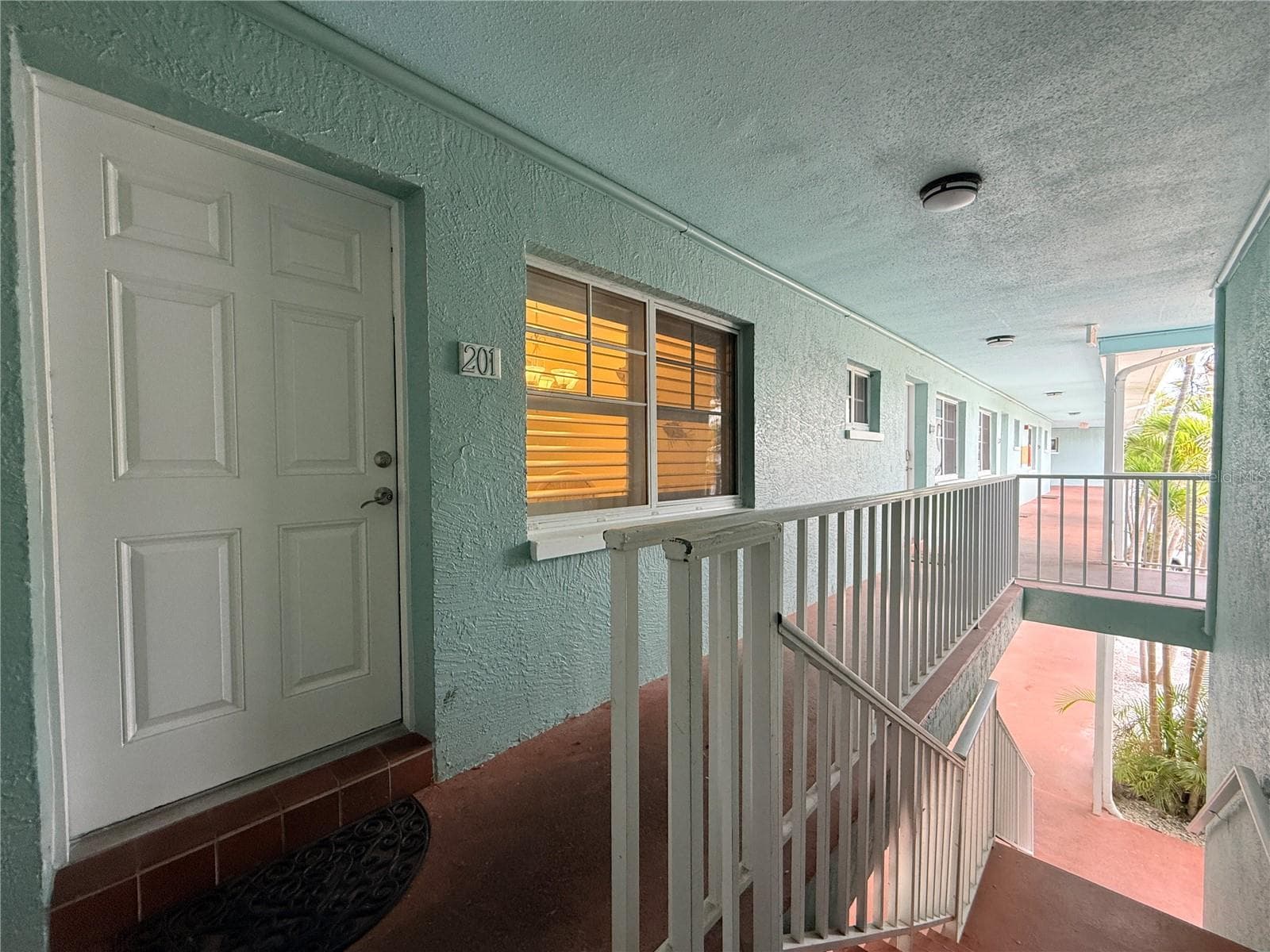 19417 GULF BOULEVARD — photo 2 of 45
