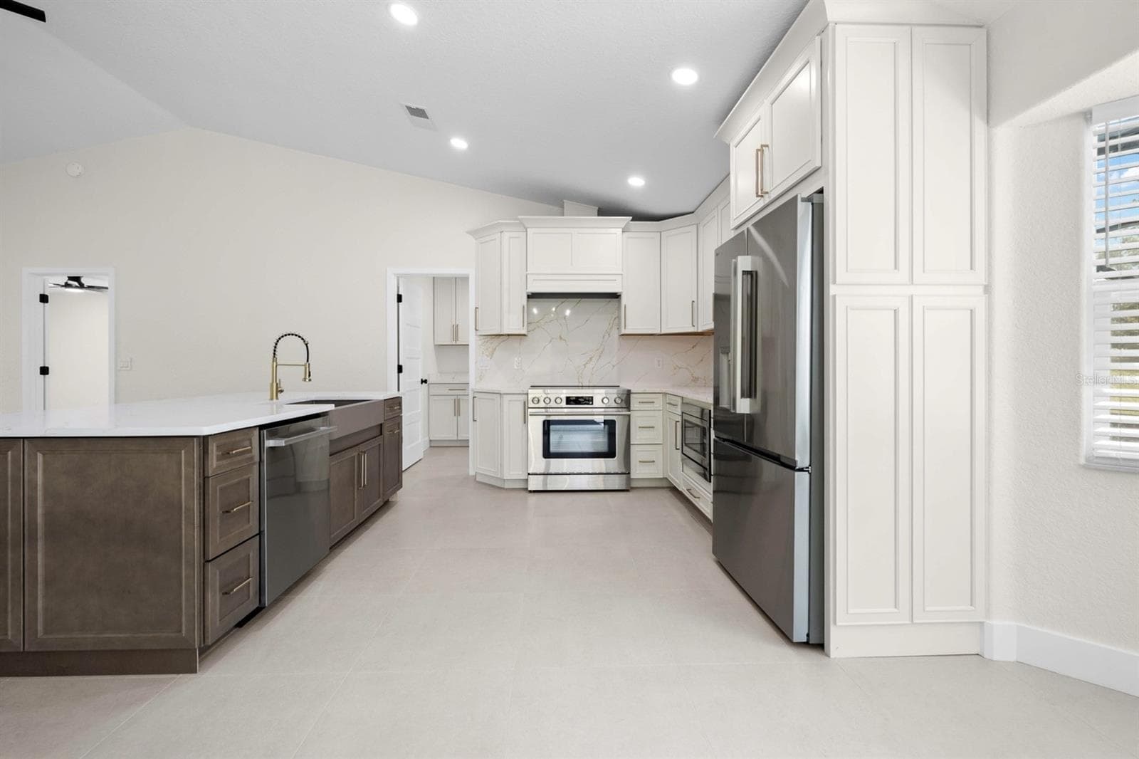 9086 GROVE ROAD — photo 7 of 31
