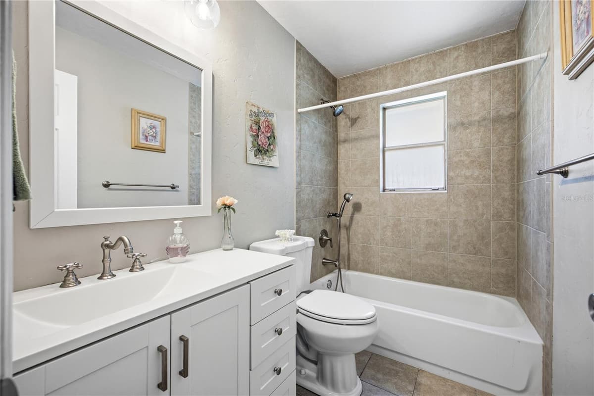 926 WOODLAWN STREET — photo 25 of 38