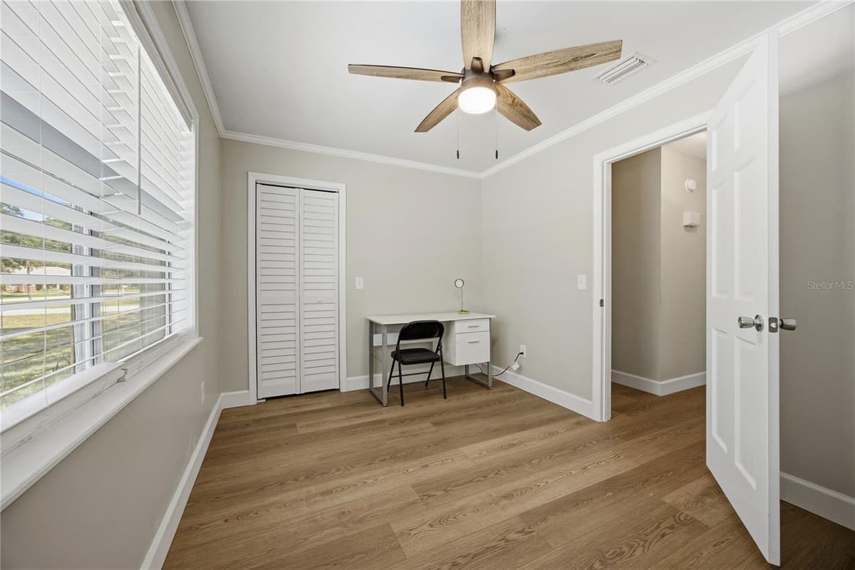 926 WOODLAWN STREET — photo 26 of 38