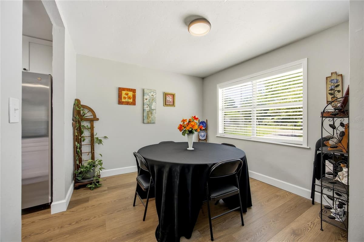 926 WOODLAWN STREET — photo 18 of 38