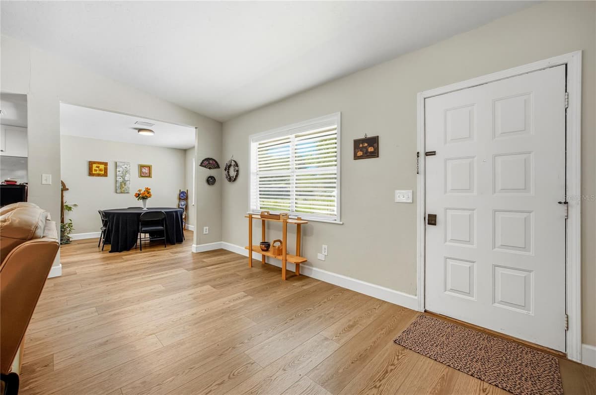 926 WOODLAWN STREET — photo 20 of 38