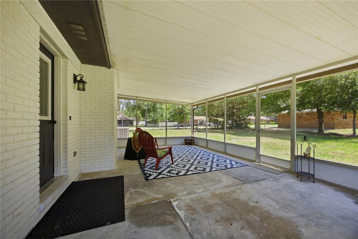 926 WOODLAWN STREET — photo 27 of 38
