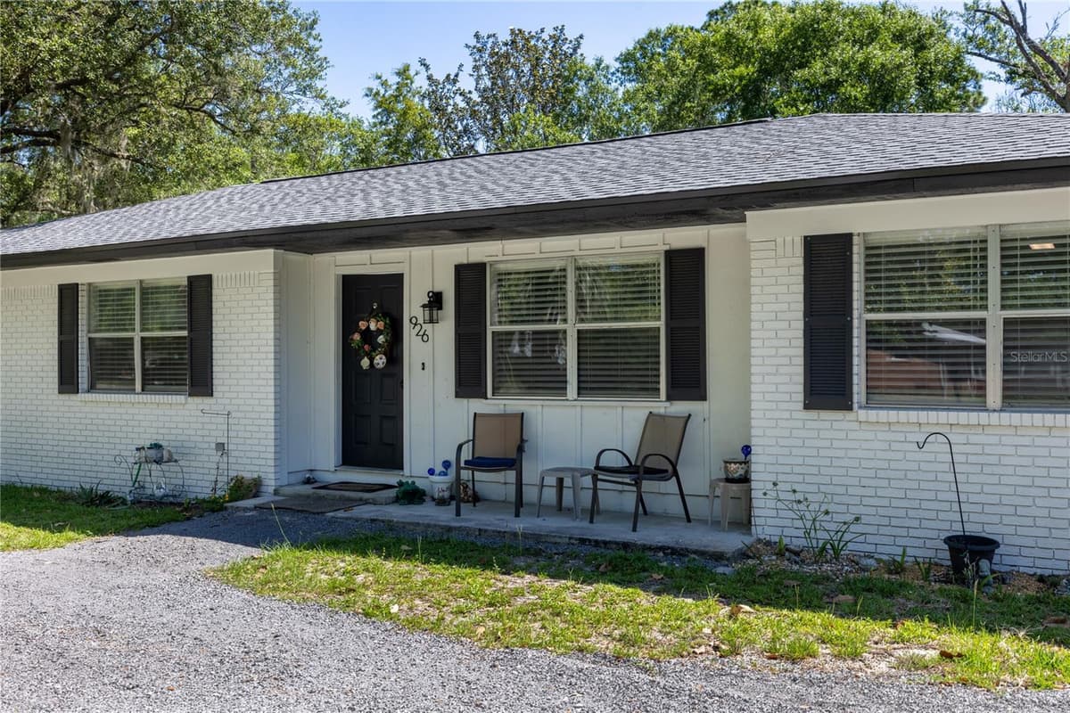926 WOODLAWN STREET — photo 4 of 38