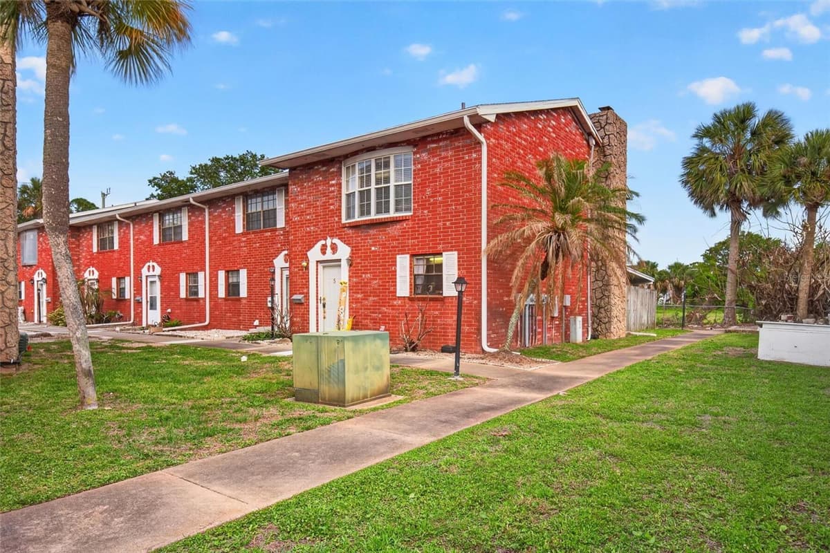 2250 PALMETTO AVENUE — photo 36 of 65