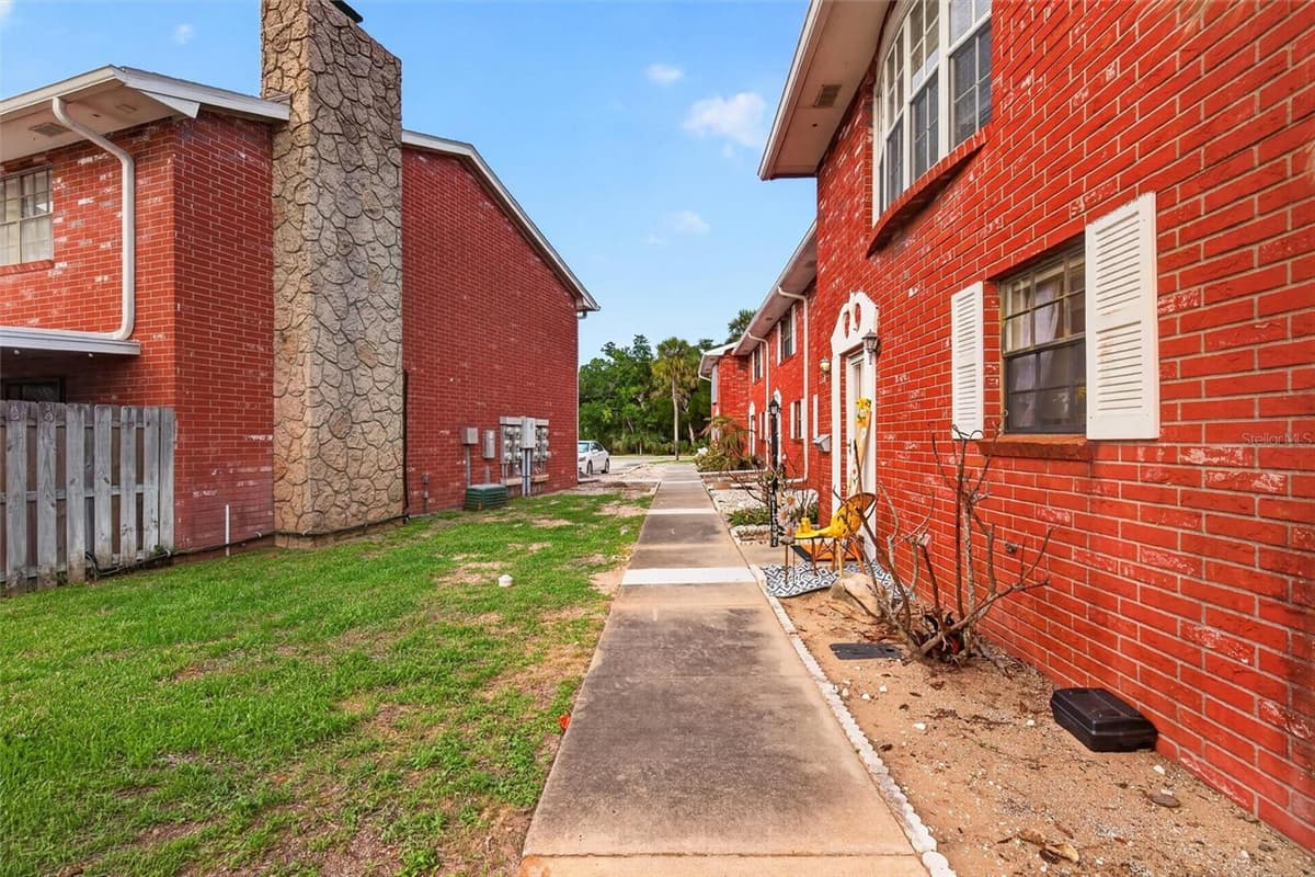2250 PALMETTO AVENUE — photo 37 of 65