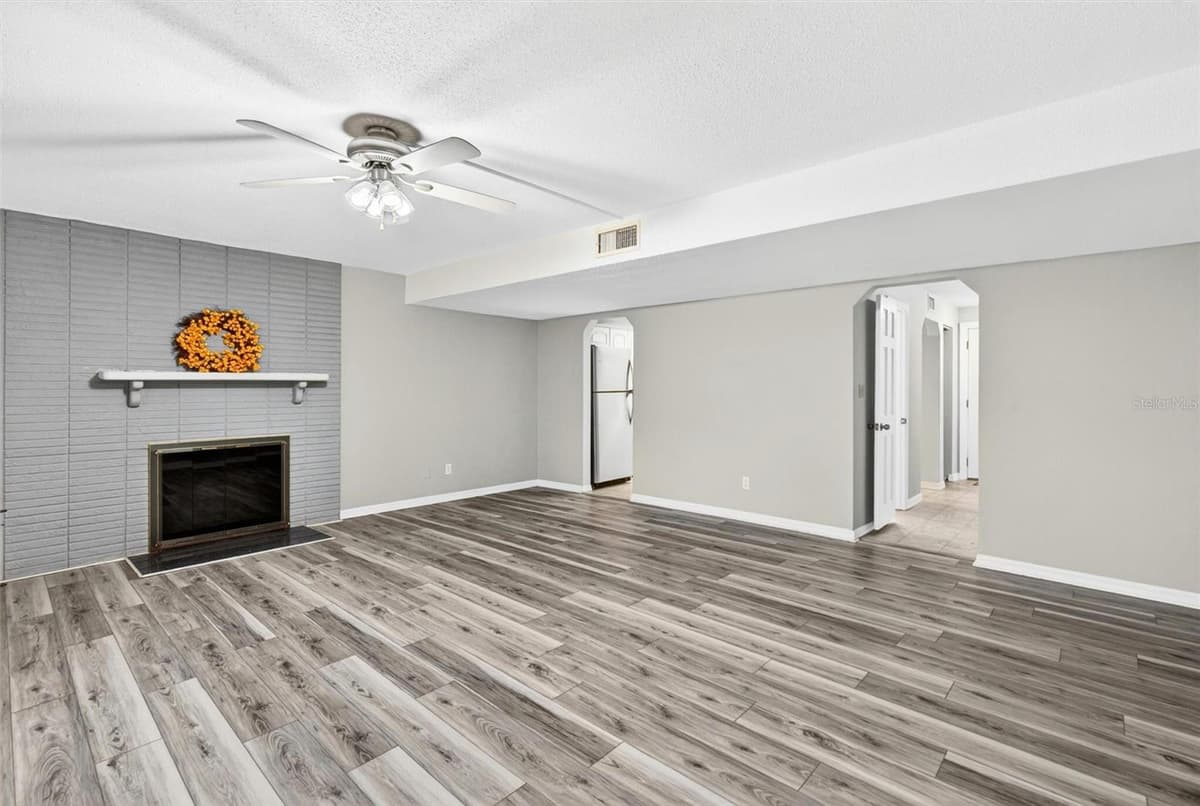 2250 PALMETTO AVENUE — photo 12 of 65