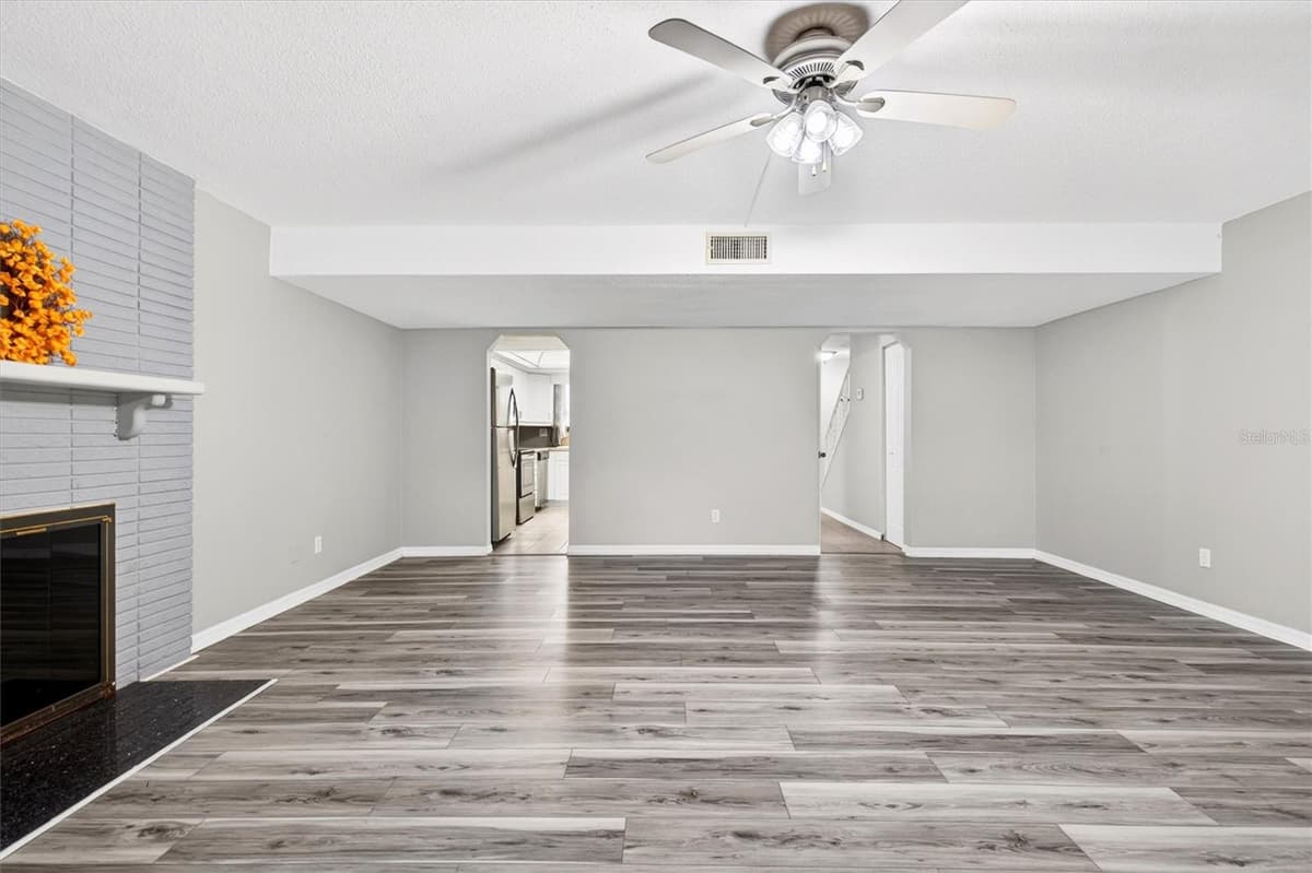 2250 PALMETTO AVENUE — photo 11 of 65