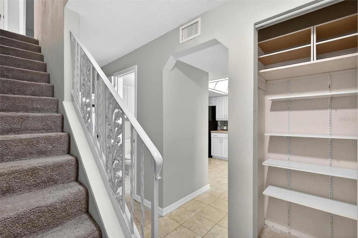 2250 PALMETTO AVENUE — photo 4 of 65