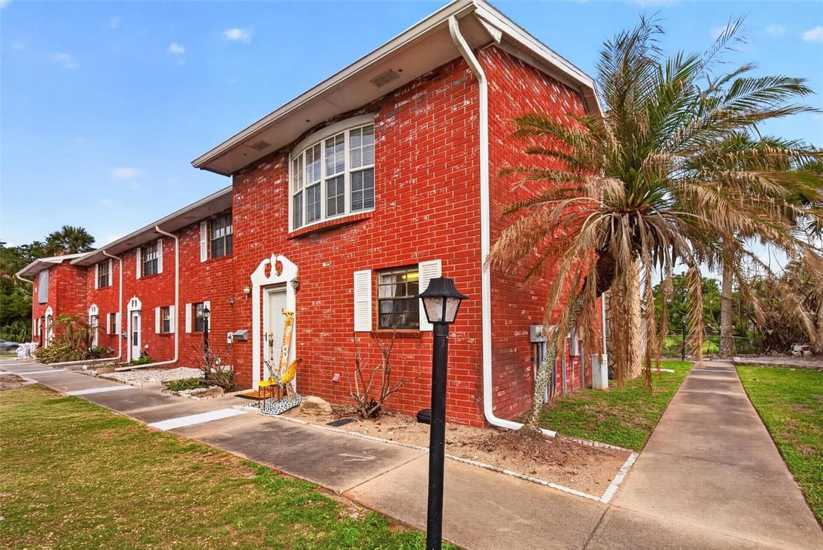 2250 PALMETTO AVENUE — photo 35 of 65