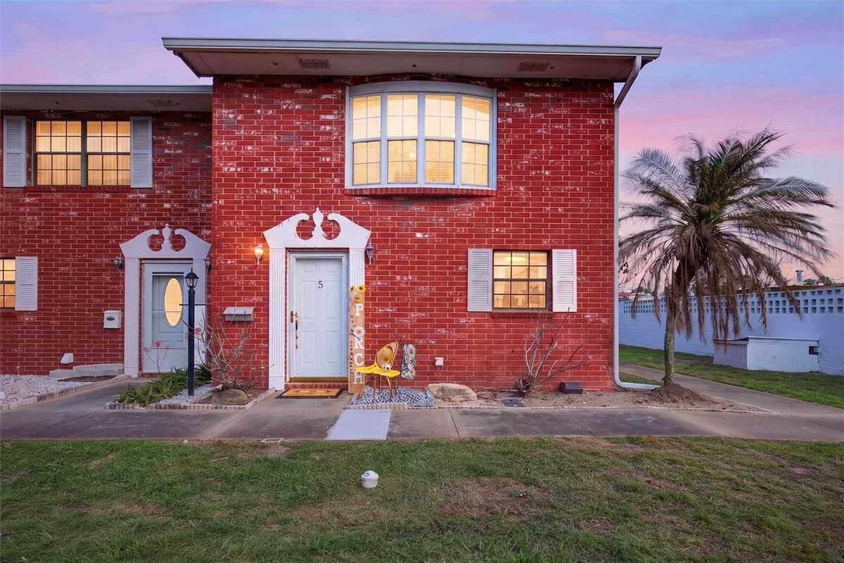 2250 PALMETTO AVENUE — photo 1 of 65