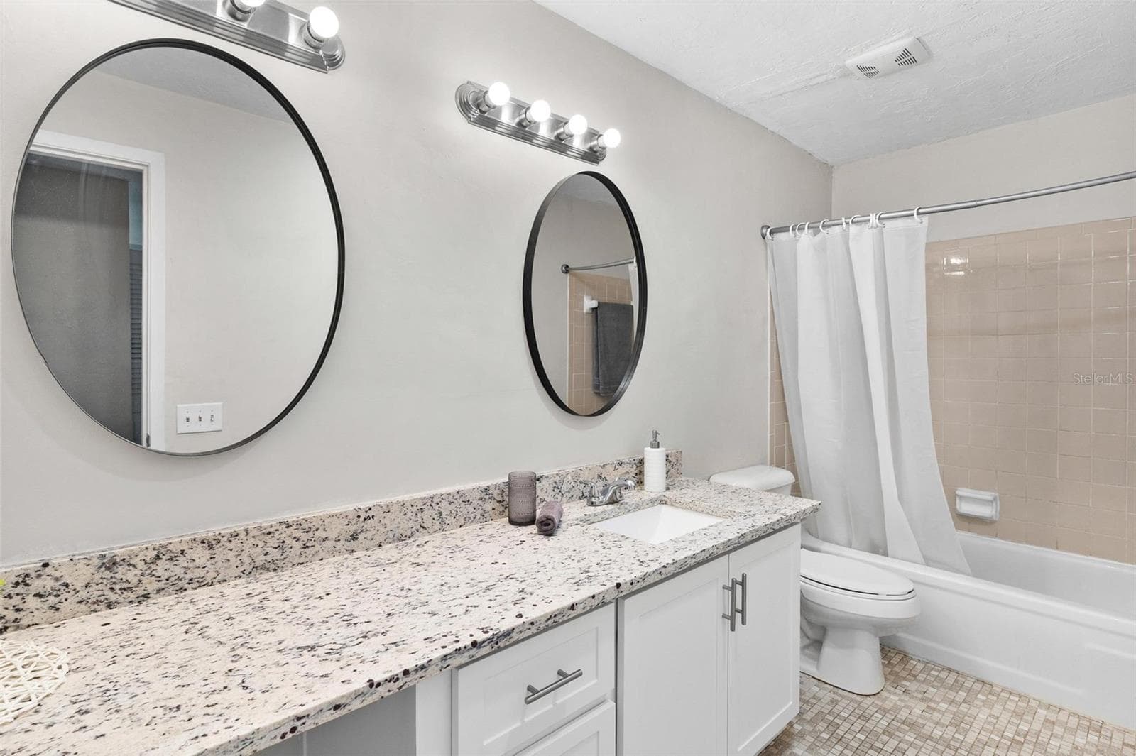 23202 SANDALWOOD DRIVE — photo 35 of 43