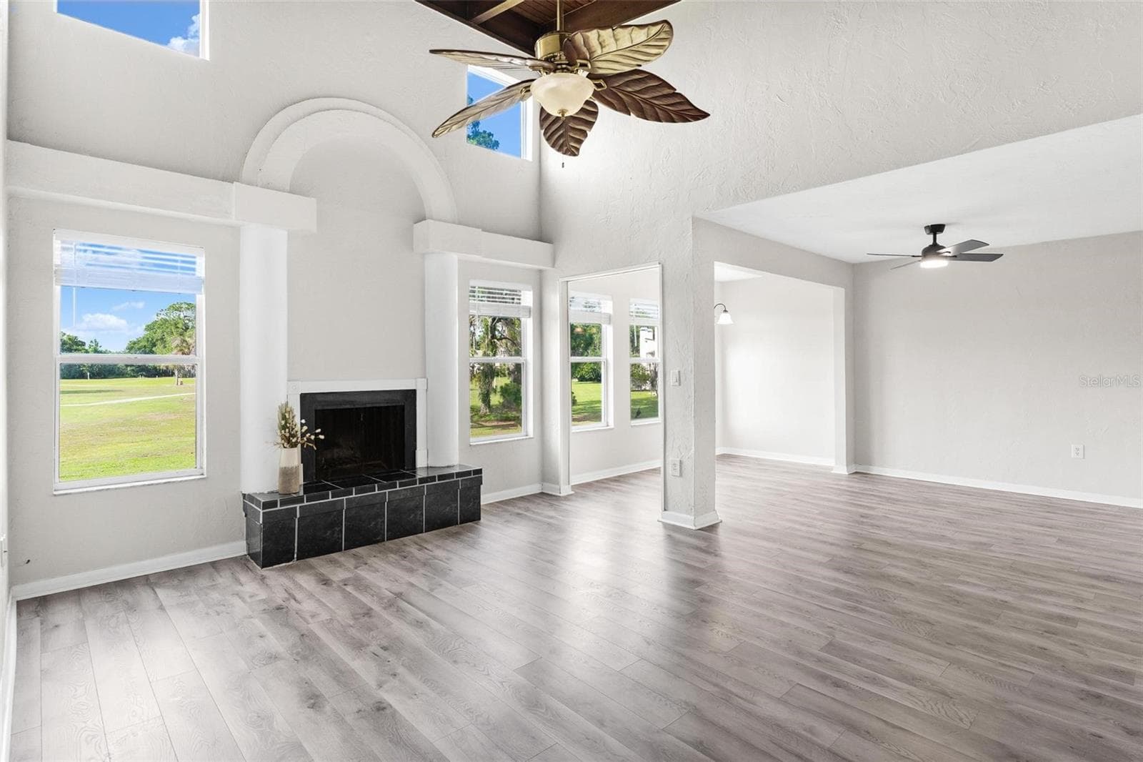 23202 SANDALWOOD DRIVE — photo 9 of 43