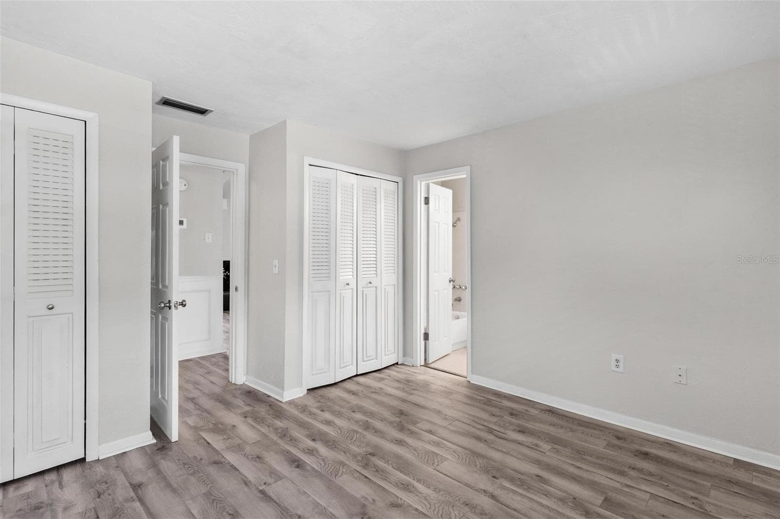 23202 SANDALWOOD DRIVE — photo 28 of 43