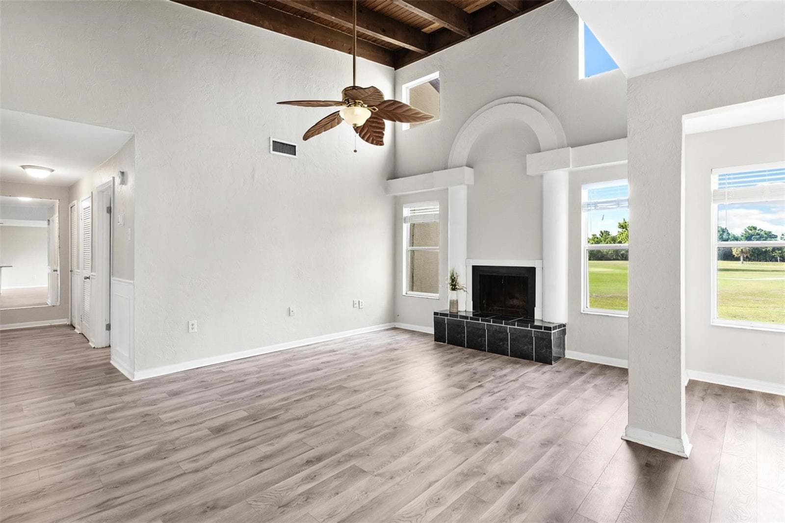 23202 SANDALWOOD DRIVE — photo 10 of 43