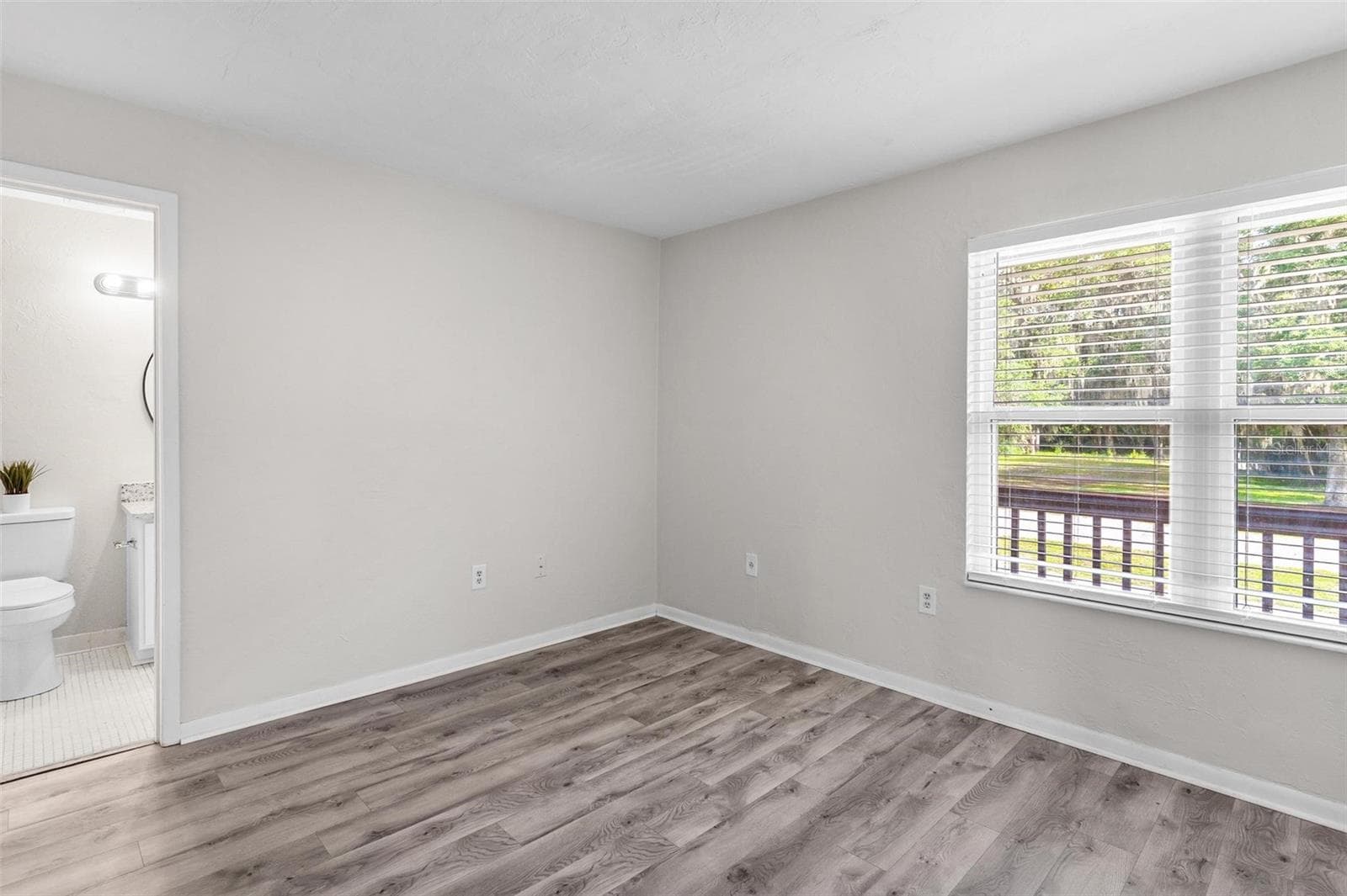 23202 SANDALWOOD DRIVE — photo 27 of 43
