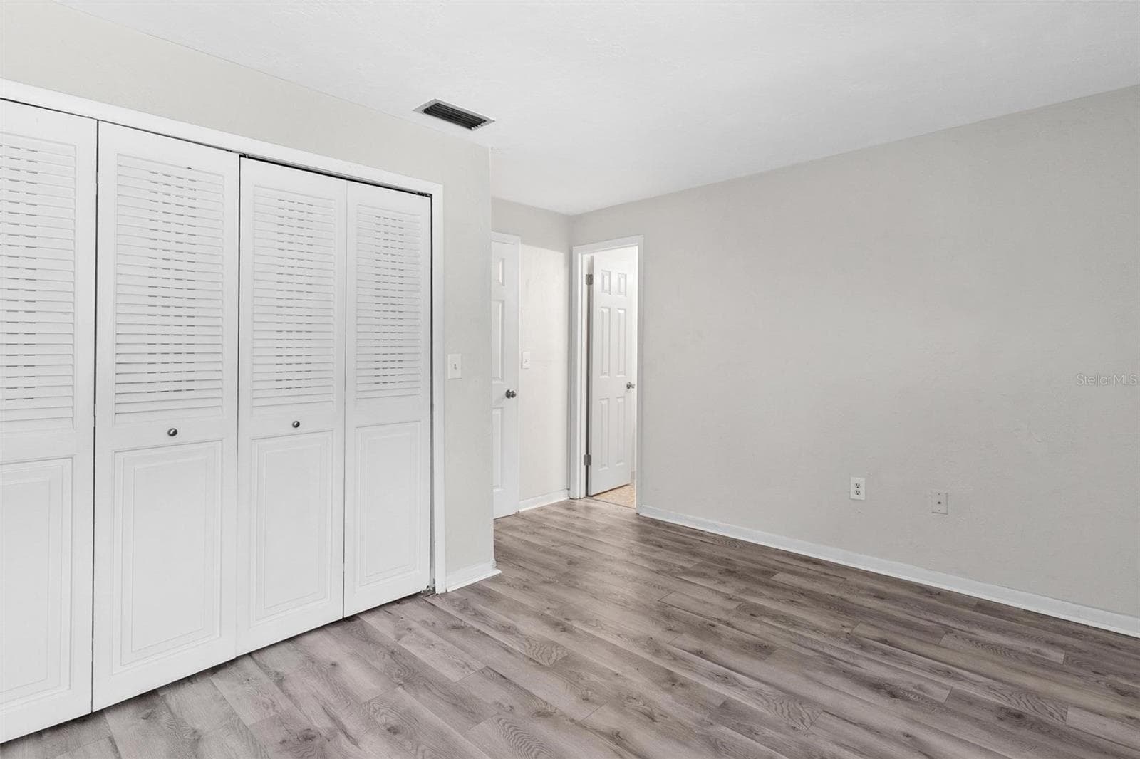 23202 SANDALWOOD DRIVE — photo 33 of 43