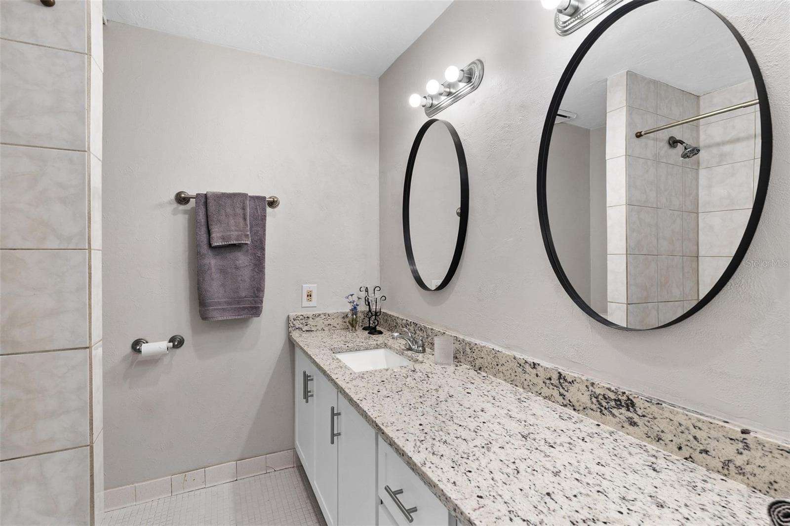 23202 SANDALWOOD DRIVE — photo 25 of 43