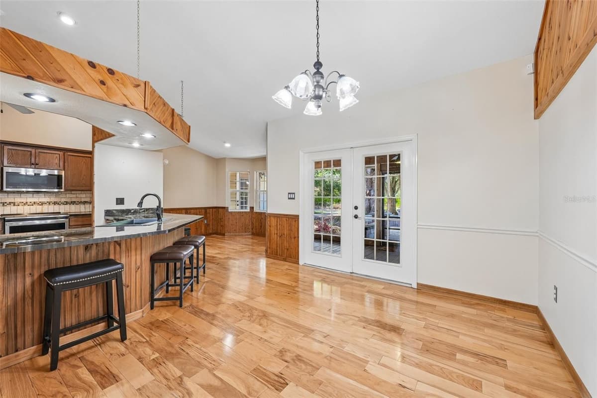 204 JEFFERSON DRIVE — photo 12 of 42