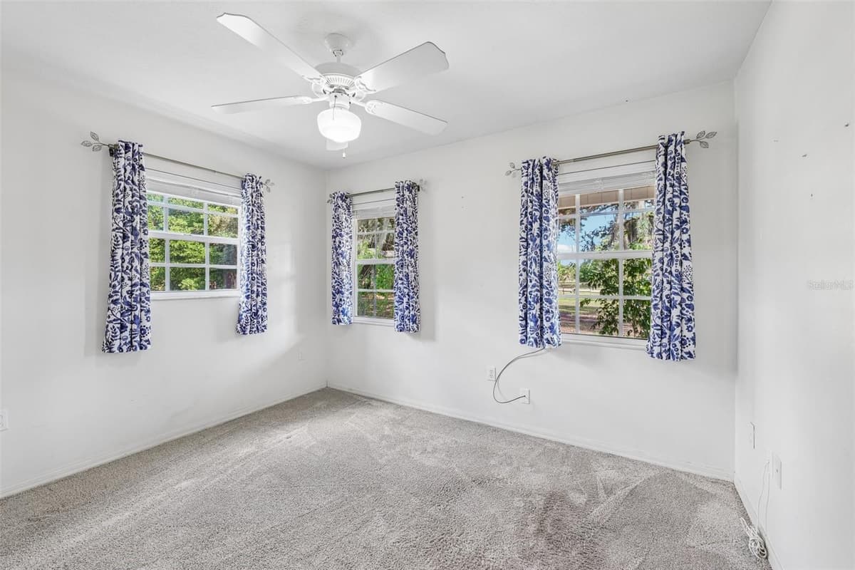 204 JEFFERSON DRIVE — photo 21 of 42