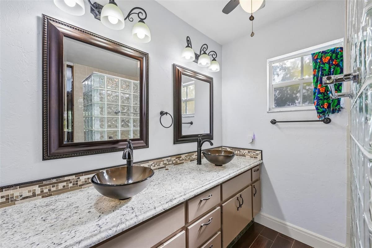204 JEFFERSON DRIVE — photo 34 of 42
