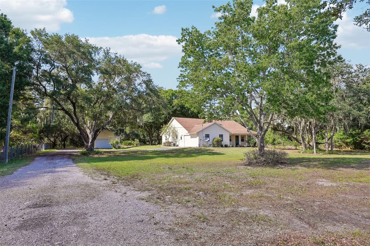 204 JEFFERSON DRIVE — photo 3 of 42