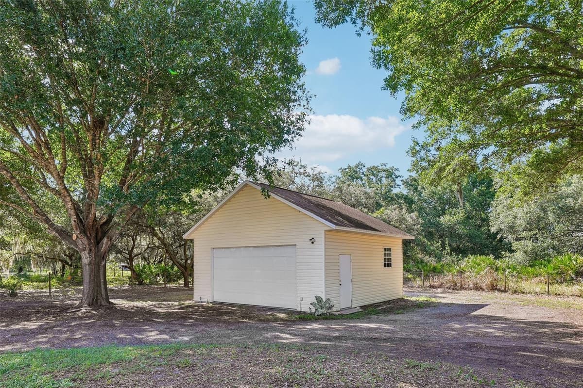 204 JEFFERSON DRIVE — photo 39 of 42