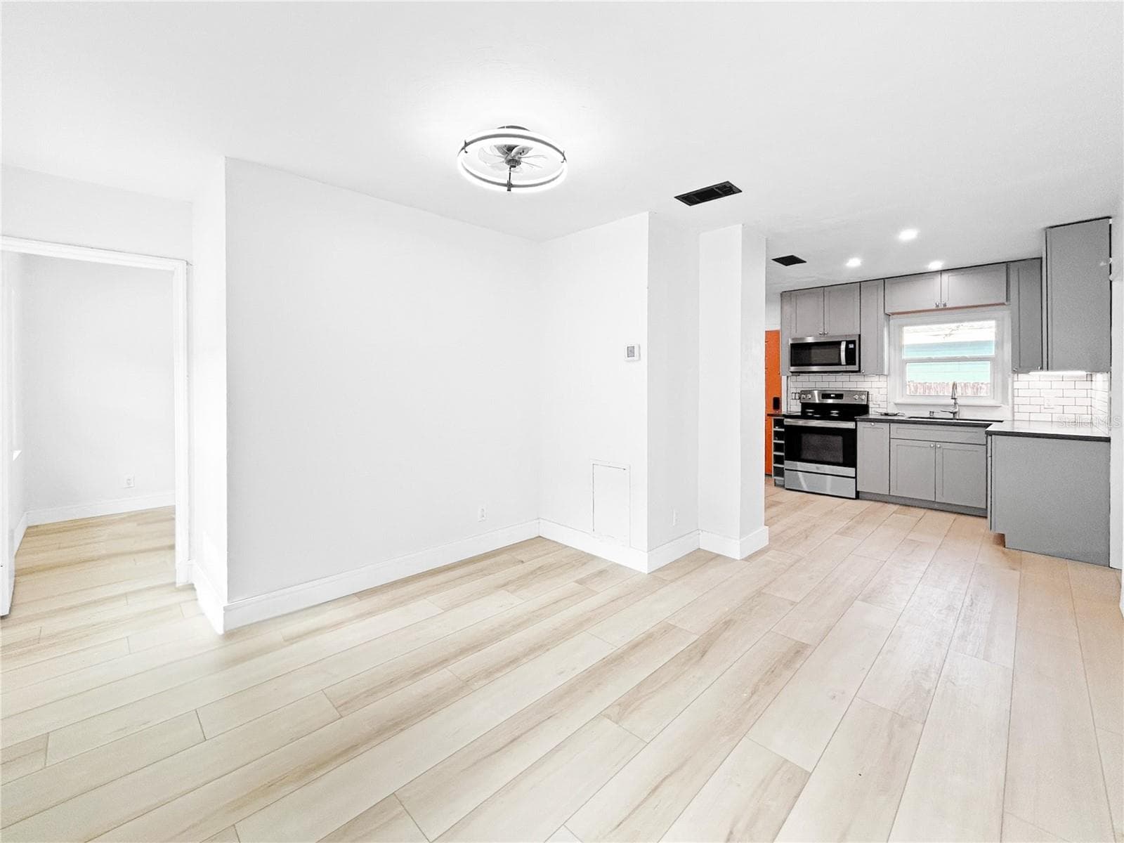 5021 9TH AVENUE — photo 8 of 24
