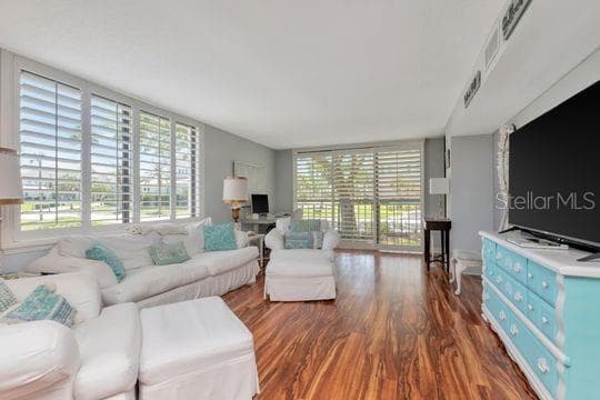 220 BELLEVIEW BOULEVARD — photo 13 of 37